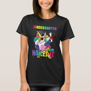 Kindergarten Nails It Abschluss Dabbing Unicorn T-Shirt