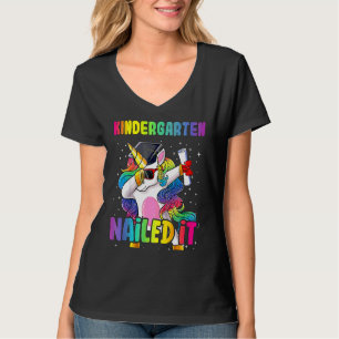 Kindergarten Nails It Abschluss Dabbing Unicorn T-Shirt