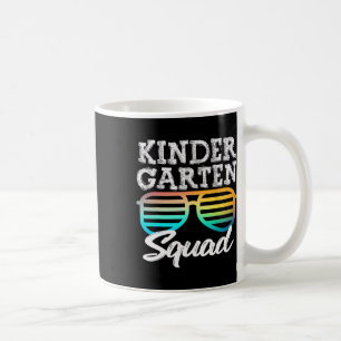 Kindergarten Squad vergnügt Kinder wieder in die S Kaffeetasse