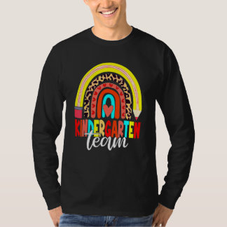Kindergarten-Team Leopard Regenbogen Zurück zur Sc T-Shirt