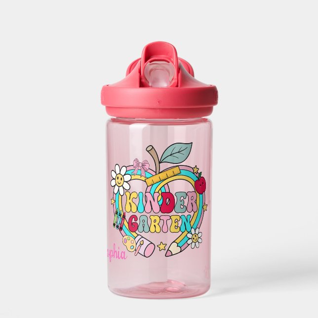 Kindergarten Vibes: A Burst of Schoolyard Fun Trinkflasche (Vorne)
