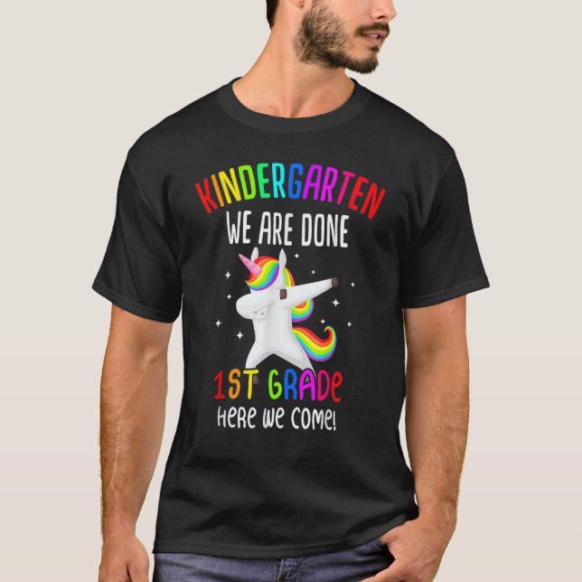 Kindergarten Wir sind fertig 1. Klasse Kinder Unic T-Shirt (Vorderseite)