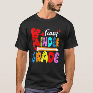 Kindergarten zurück zur Schule Jungs Mädchen unter T-Shirt