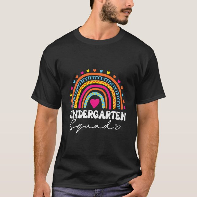 Kindergen Rainbow Teacher Team Kinder Squad T-Shirt (Vorderseite)