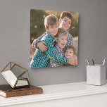 Kinderkids für die ganze Familie zum Hochzeitsfieb Quadratische Wanduhr<br><div class="desc">Erstellen Sie Ihre eigene benutzerdefinierte, personalisierte, quadratische Foto-Wanduhr. Fügen Sie einfach Ihr Foto und Text, um anzupassen. Während Sie hinzufügen / Design, werden Sie in der Lage sein, eine Vorschau auf Ihre Erstellung zu sehen, während der gesamten. Die Uhr zeigt Text in eleganten Imitaten goldtypografisches Skript. Macht ein großartiges Geschenk,...</div>