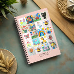 Kinderkunstwahrhaftigkeit 20 Zeichenkollage Planer<br><div class="desc">Bleibe mit diesem personalisierten Planer, der eine Collage seiner Zeichnungen zeigt, die Kreativität Ihres Kindes zu feiern. Dieser Planer ist komplett mit einem herzerwärmenden Design, das ihre Kunst in einen Sake verwandelt, und ist der perfekte Weg, um Ihren Zeitplan - und ihre Meisterwerke - das ganze Jahr über nah behalten....</div>