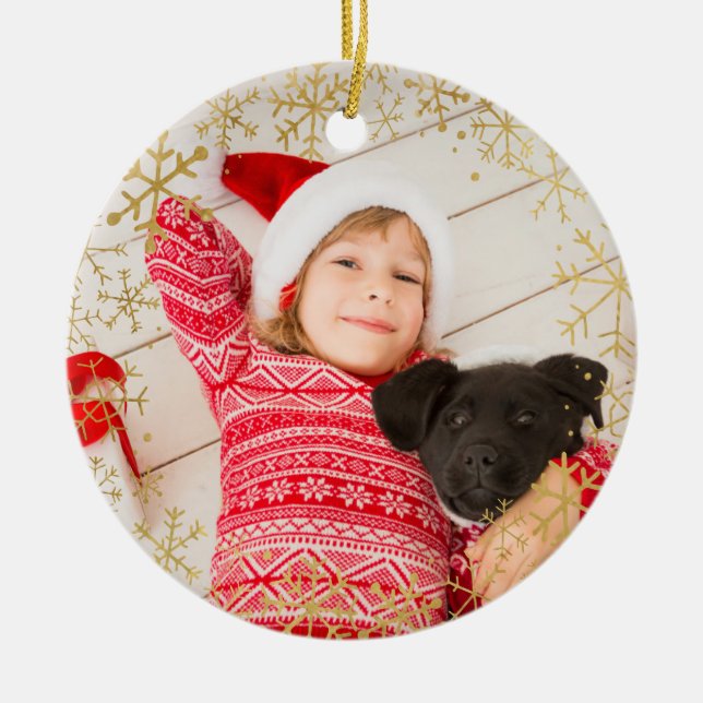 Kinderliche Weihnachts-Gold-Schneeflocken nach Maß Keramik Ornament (Vorne)