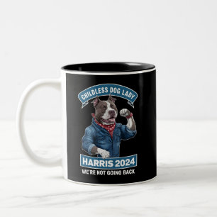Kinderlose Hunde-Lady wählt Kamala Wahl 2024 Zweifarbige Tasse