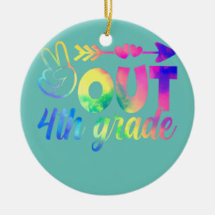Kinderstudenten am letzten Tag des 4. Abschlusses Keramik Ornament