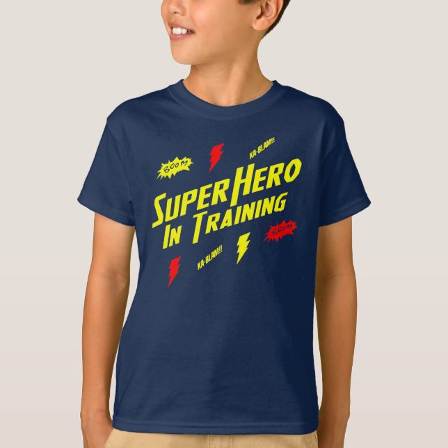 Kindersuperheld im Trainings-T - Shirt - (Vorderseite)