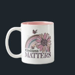 Kindness Matts Retro Butterfly Boho Rainbow Zweifarbige Tasse<br><div class="desc">Freundlichkeit ist wichtig Retro Butterfly Boho Regenbogen Tasse. Niedliches trendiges Retro-Design perfekt,  um sich selbst,  Oma oder liebt man als Erinnerung,  immer freundlich zu anderen zu sein. Es ist sicher,  etwas Positivität zu Ihren Tagen zu bringen. Bestelle noch heute!</div>