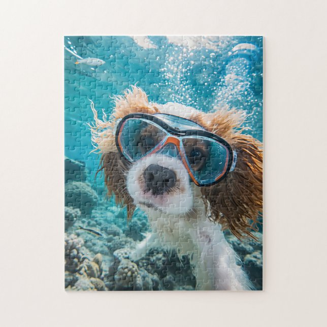 King Charles Cocker Spaniel fährt im Ozean (Vertikal)