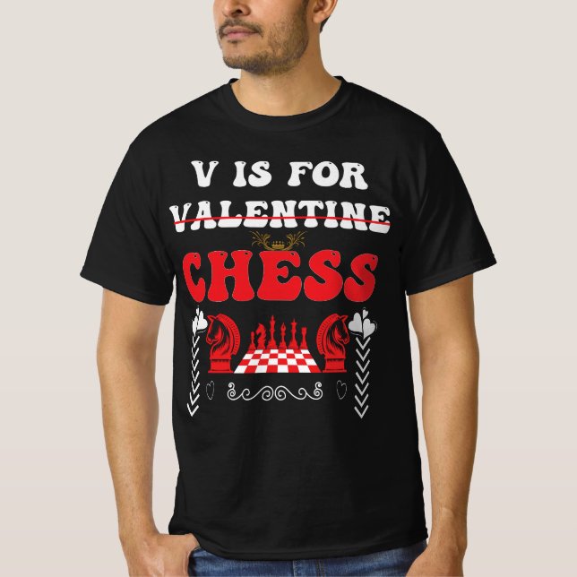 King/Queen of Hearts: Checkmate Your Way to Liebe T-Shirt (Vorderseite)