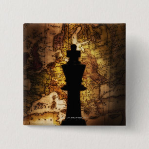 King Schach auf der alten Weltkarte Button