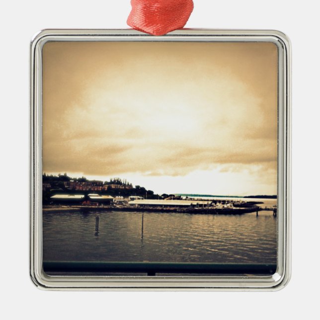 Kingston Ferry View Silbernes Ornament (Vorne)