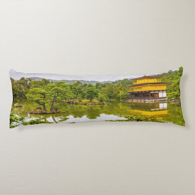 Kinkaku-ji oder Goldener Pavillon und Teich, Kyoto Seitenschläferkissen (Rückseite)