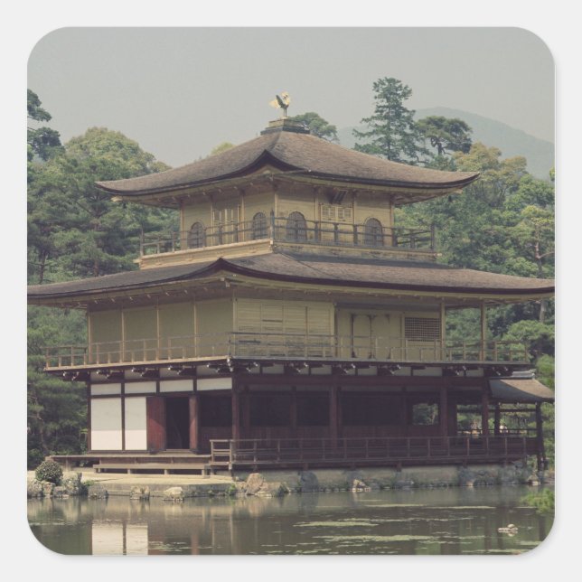 Kinkaku-Tempel, der der Erinnerung gewidmet ist Quadratischer Aufkleber (Vorderseite)