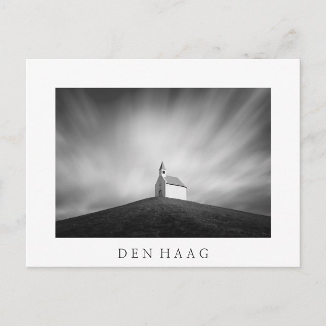 Kirche auf einem Hügel in Schwarz-Weiß Postkarte (Vorderseite)