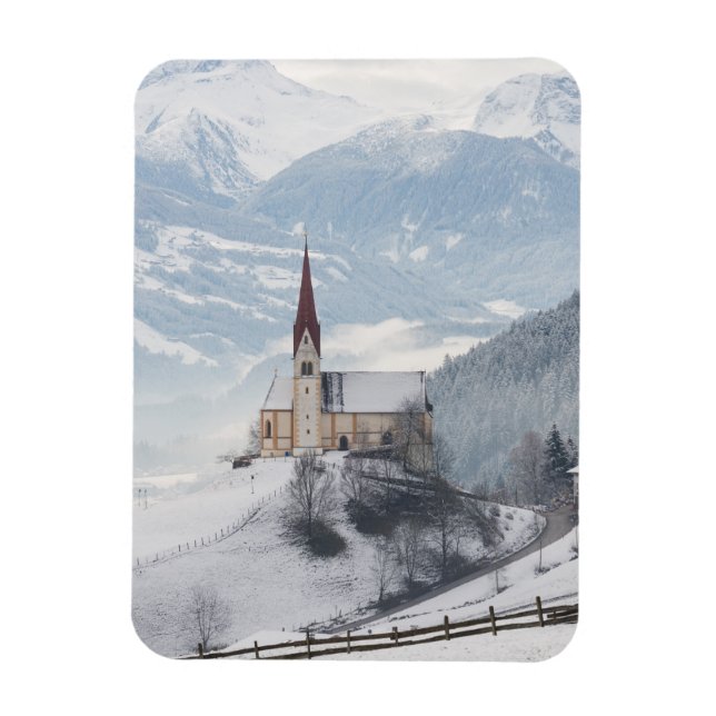 Kirche in einer alpinen Winterlandschaft Magnet (Vertikal)