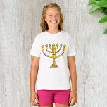 Kirche Menorah T-Shirt<br><div class="desc">Eine Kirche menorah in Gold mit vielen Kerzen. Dieses Design sieht auf diesem Girls-T - Shirt wirklich effektiv aus</div>