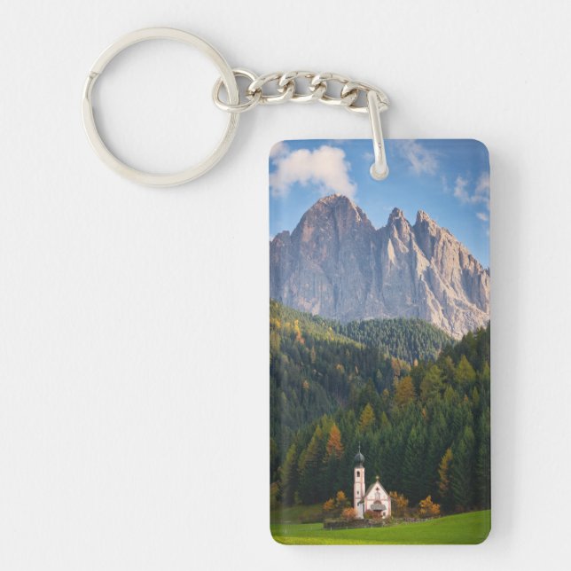 Kirche vor den Dolomiten in Italien Schlüsselanhänger (Vorderseite)
