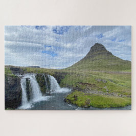 Kirkjufellsfoss Wasserfälle und Berge in Island