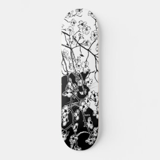 Kirschblüten-Schwarze Katze Floral Schwarz und Wei Skateboard