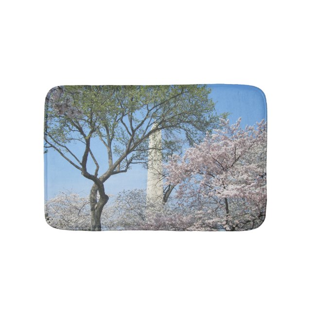 Kirschblüten und das Washington Monument in DC Badematte (Vorderseite)