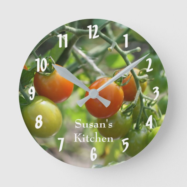 KirschTomaten auf der Weinküche Runde Wanduhr (Vorderseite)