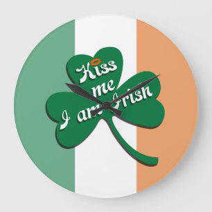 Kiss me I am Irish Große Wanduhr