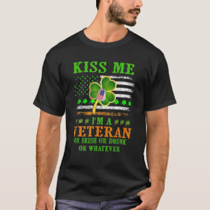 Kiss Me I bin ein Veteran Irish St Patrick's Day V T-Shirt