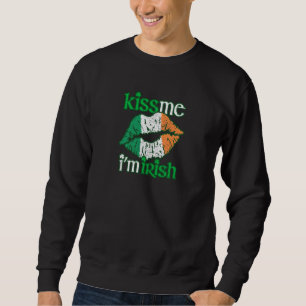 Kiss Me I bin Irish St Patrick Adult Distressed De Sweatshirt