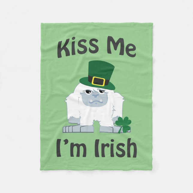 Kiss Me I bin Irish Yeti Fleecedecke (Vorderseite)