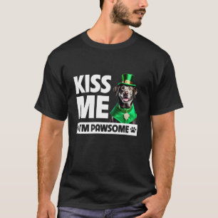 Kiss Me I bin Pawsome Silver Labrador Retriever St T-Shirt
