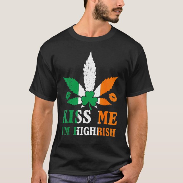 Kiss Me I i Irish Kleeblatt Funny Irish St Patrick T-Shirt (Vorderseite)
