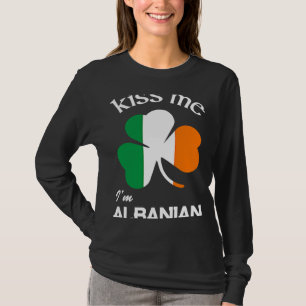 Kiss Me Ich bin albanisches Kleeblatt Albanien St T-Shirt