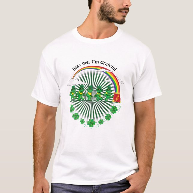 Kiss Me Ich bin dankbar Leprechauns Rainbow St Pat T-Shirt (Vorderseite)