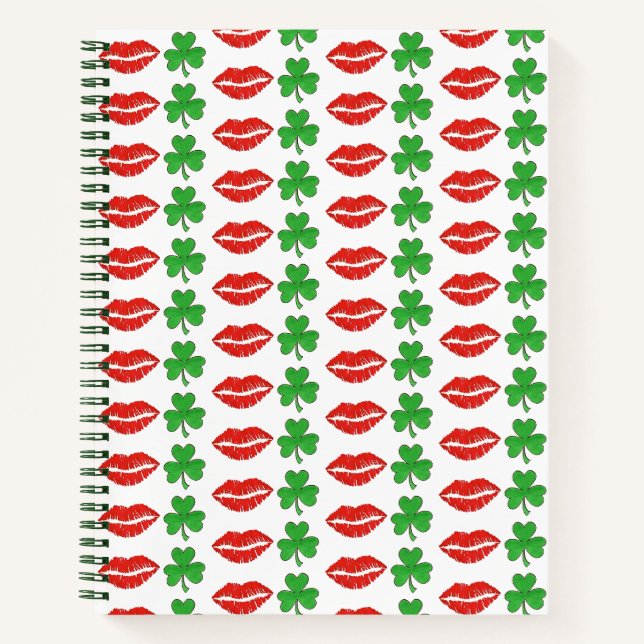 Kiss Me I'm Irish Lips Kleeblatt St. Patrick's Day Notizbuch (Vorderseite)