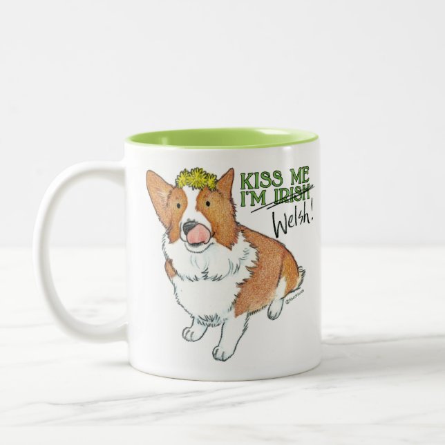 Kiss Me I'm Welsh - Corgi Saint Patrick's Day Mug (Gauche)