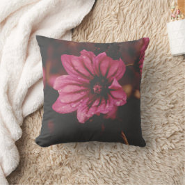 Kissen mit Blumen in Wassertropfen