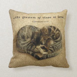 Kissen mit Katzen in Form eines Herzens
