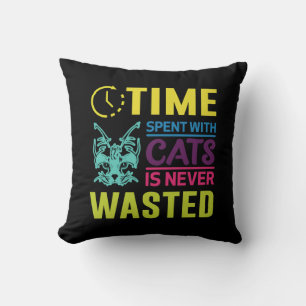 Kissen mit Zitat über Zeit mit Katzen