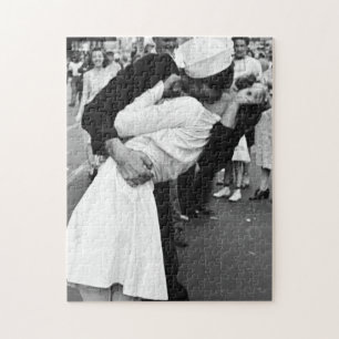 Kissing On VJ Day World War