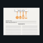 Kitchen Orange Utensities Brautparty Recipe Cards Postkarte<br><div class="desc">Moderne Brautparty Kitchen Utensils Rezeptionskarten mit einem orangefarbenen Löffel, Spatula, Whisk & Masher mit einem stilvollen Banner, der das Set "Rezept" auf weißem Hintergrund zeigt. Die Vorderseite unserer Rezeptkarte bietet Platz für einen Rezeptitel, von der Küche der Zutaten Platz. Dreh unsere Rezeptkarte um die Anfahrtszeiten, die Vorbereitungszeit und die Gesamtzeit...</div>
