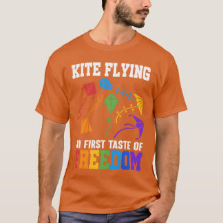 Kite Flying Freedomhrowback Hobby Colorful Kite gi T-Shirt
