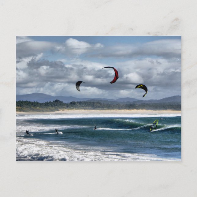 Kitesurfen am Strand Postkarte (Vorderseite)