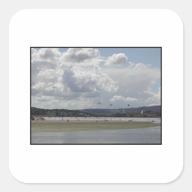 Kitesurfen. Quadratischer Aufkleber (Vorderseite)