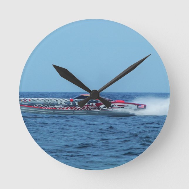 Kiton Offshore Powerboat. Runde Wanduhr (Vorderseite)