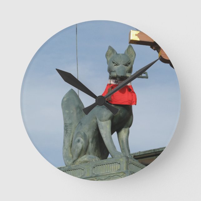 Kitsune キ ネ (Fox) mit Key in Mouth Runde Wanduhr (Vorderseite)