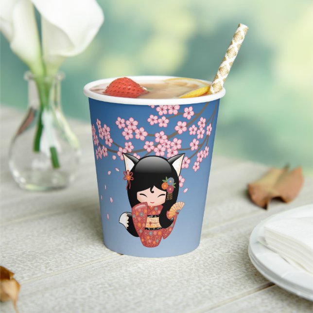 Kitsune Kokeshi Doll - Black Fox Geisha Girl Pappbecher (In Situ)